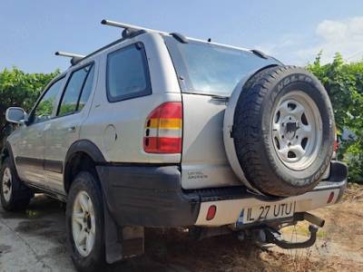 SUV Opel Frontera B 4x4 cu reductor