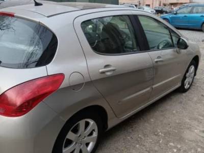 Peugeot 308, mașină este cumpărată de 2 ani