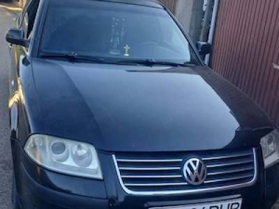 Vând Passat 2003 anul ofer fiscal în stare bună