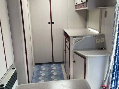 V&acirc;nd (sau schimb cu autorulotă) rulotă Knaus, două camere, panou 450 W