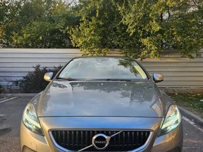 Volvo V40 2019 automat
