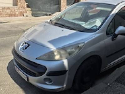 Vand Peugeot 207 1.4 benzina