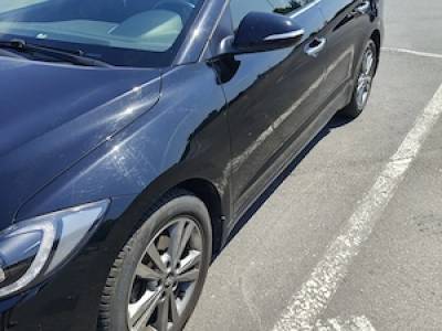 Vând Hyundai Elantra