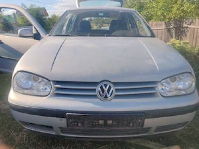 Dezmembrez golf 4