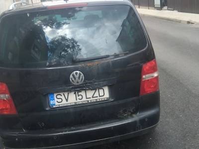 Vand turan volkswagen 5 locuri dizel motor 19 la pretu 1200 euro necesita unele investiti sau pentr