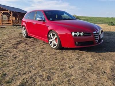 Vând Alfa Romeo