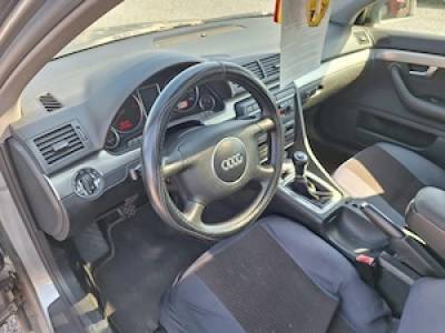 Vând Audi 4 in stare foarte bună fără probleme pe parte electrică și mecanică , are trapă , ful elec
