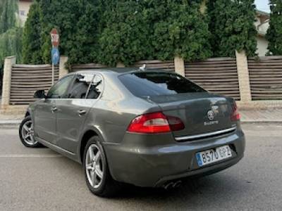 Vand Skoda Superb 2012 2.0 TDI