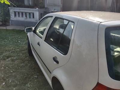 vand Golf 4  pentru piese