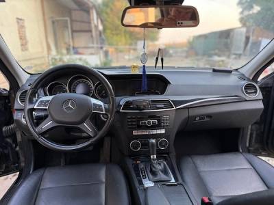 Vand Mercedes c220
