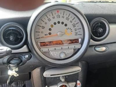 se vinde MINI MIN