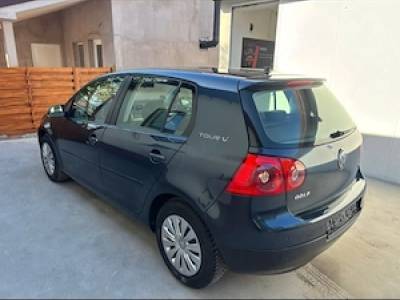 Vând VW Golf 5, motor 1,6 benzină