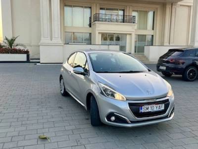 Peugeot 208 benzină 2015