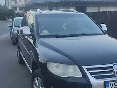 Vand tuareg 3.0 7L casa an 2010