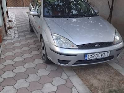 vind ford focus sau dezmembrez